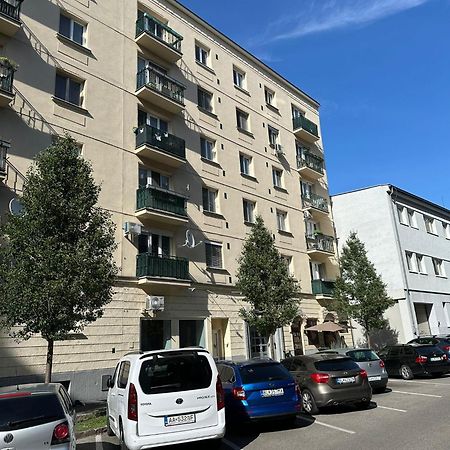 Brand New, Design Apartment Jojo, Oldtown, Balcony Pressburg Exterior foto